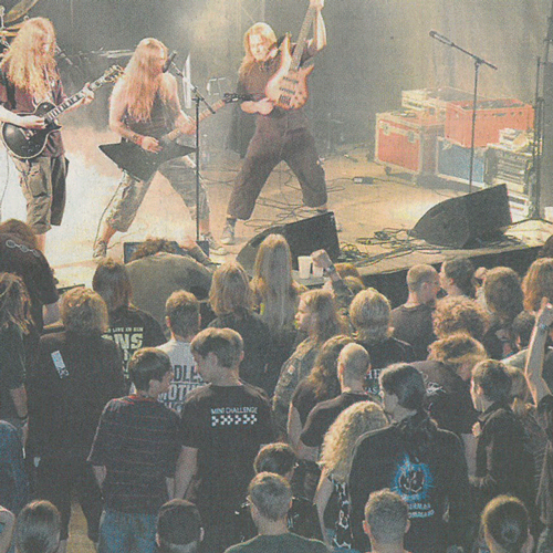 600 Besucher machen Ruine zum Rock-Tempel