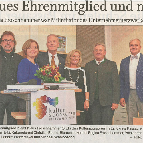Neues Ehrenmitglied und neues Gewand